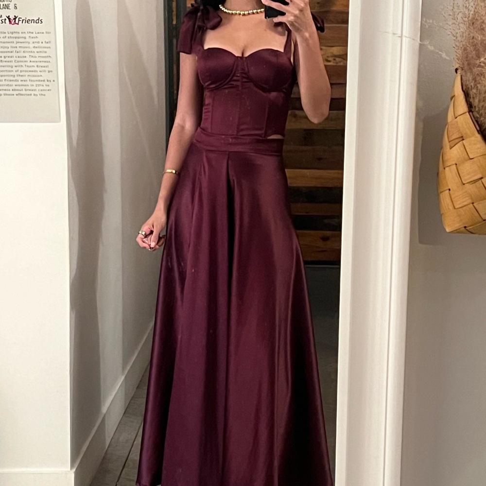 Burgundy satin set (corset & skirt) XS-S